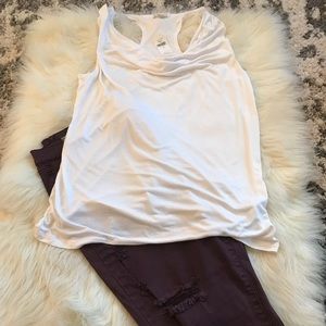 BRAND NEW medium Gap top.